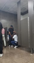 Encontrado chupando en una universidad dominicana
