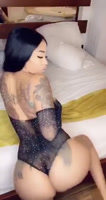Bailando rico en mi habitación