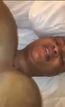 Hizo un pupt a su tetona negra muy temprano
