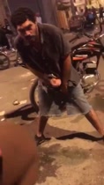 Mal Dominican baila a las personas sin hogar para hacer una pajita