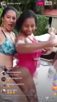 Muchas capiadora dominicana en un grupo de desiratas de fiesta
