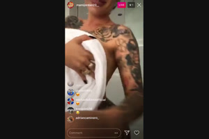 Otro en vivo de mamá Jordan duchando y jugando desnudo