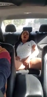 Pagando a Uber con coño
