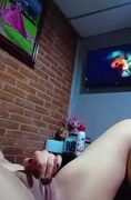 Quitándose las ganas ella solita