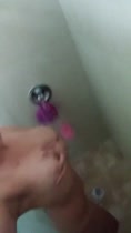 Rica Latina Masturba en la ducha - Tetas perfectas