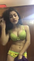 Sexy Latin Dog muestra su cuerpo para su novio