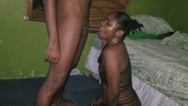 Tragar la mayor cantidad de semen en una intensa garganta profunda