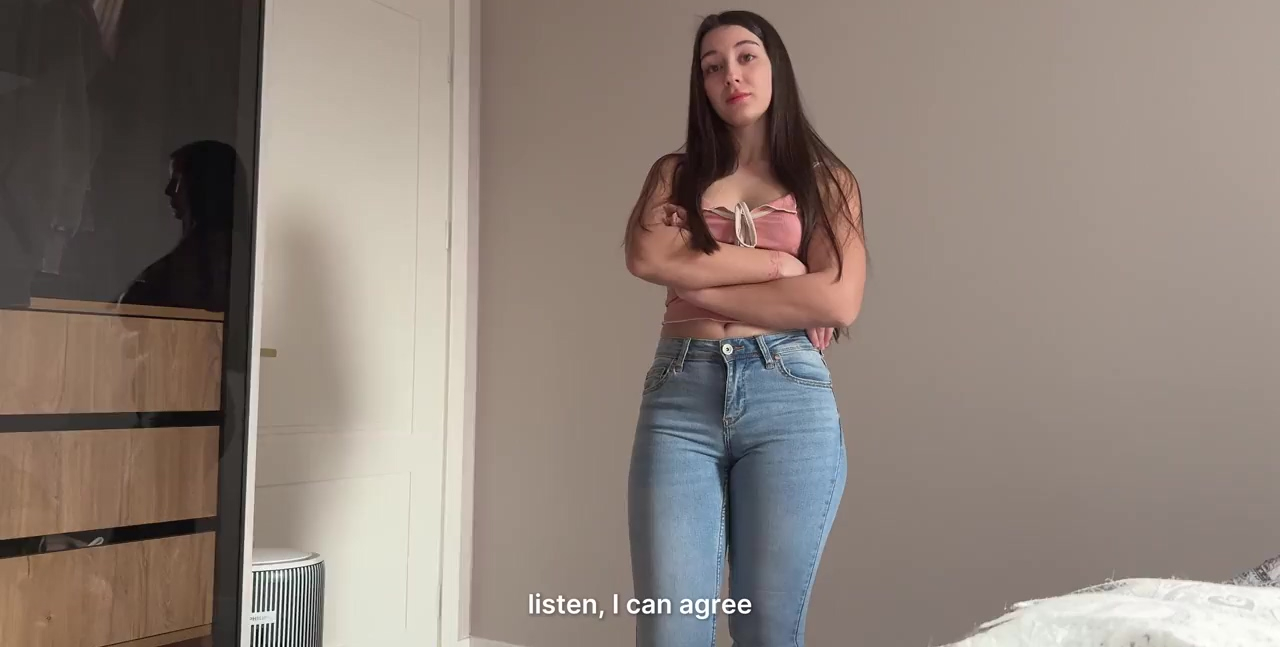 Compartir cama con mi hermana flaca me llevó al sexo en primera persona.