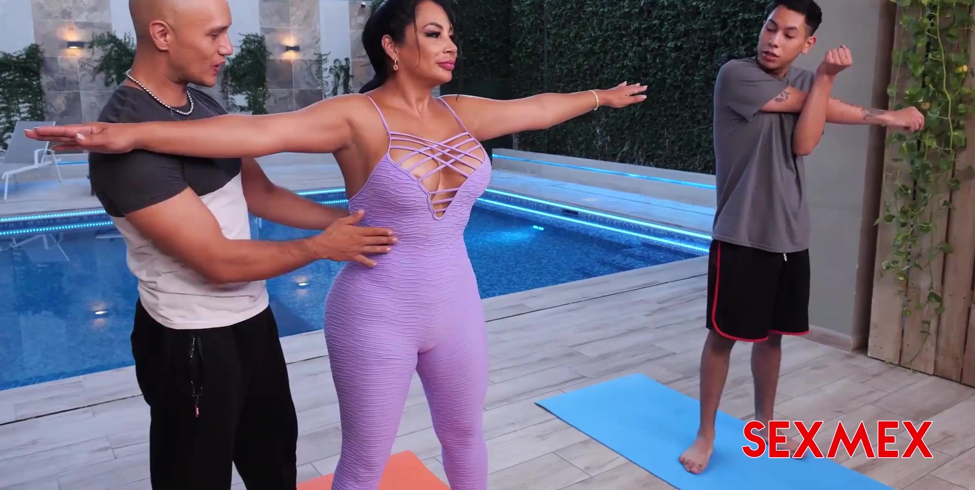 La latina Gali Diva discute con su profesora delante de su hijastro