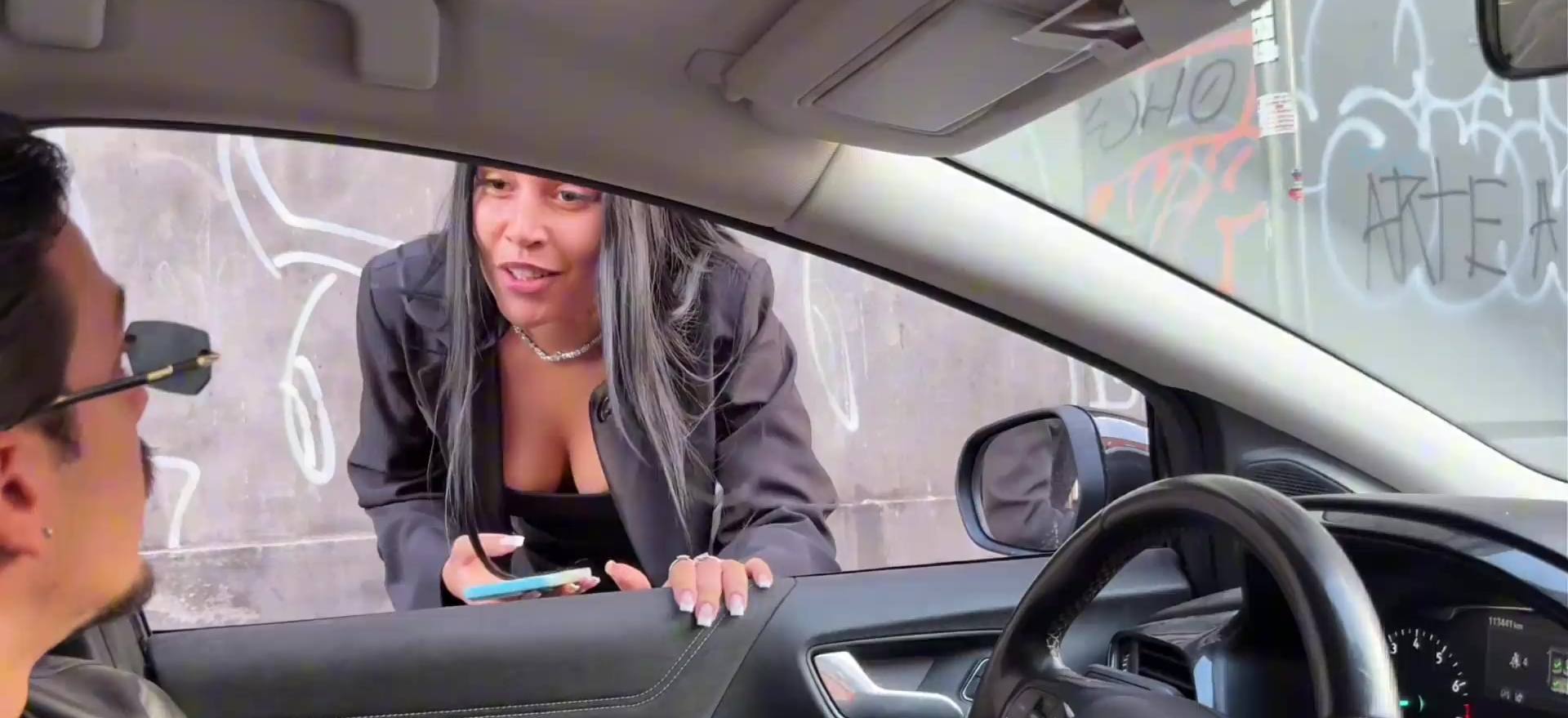 Llevé a un extraño a su hotel cuando me preguntó cómo llegar.