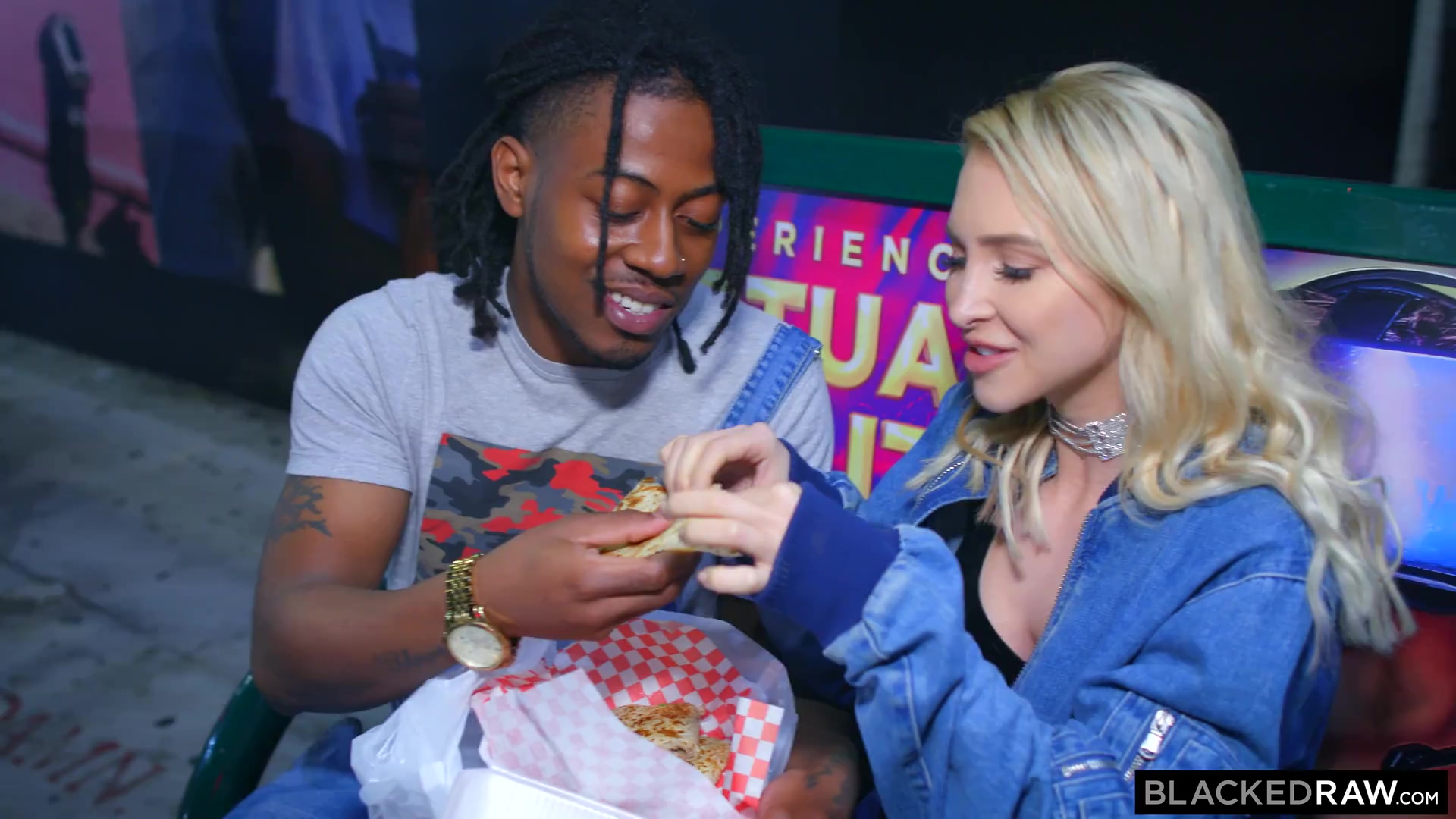 MILF rubia pálida va directamente al hotel después de un día de visitas a la BBC.