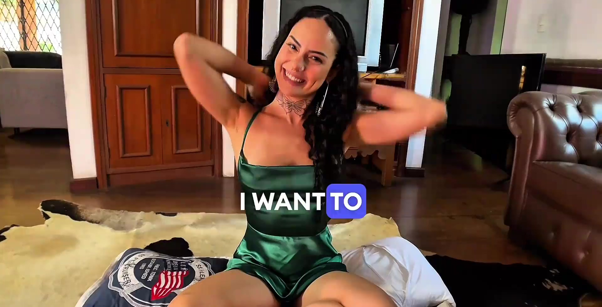 Pov destroza los firmes pechos de la morena latina hasta dejarla sin poder caminar.