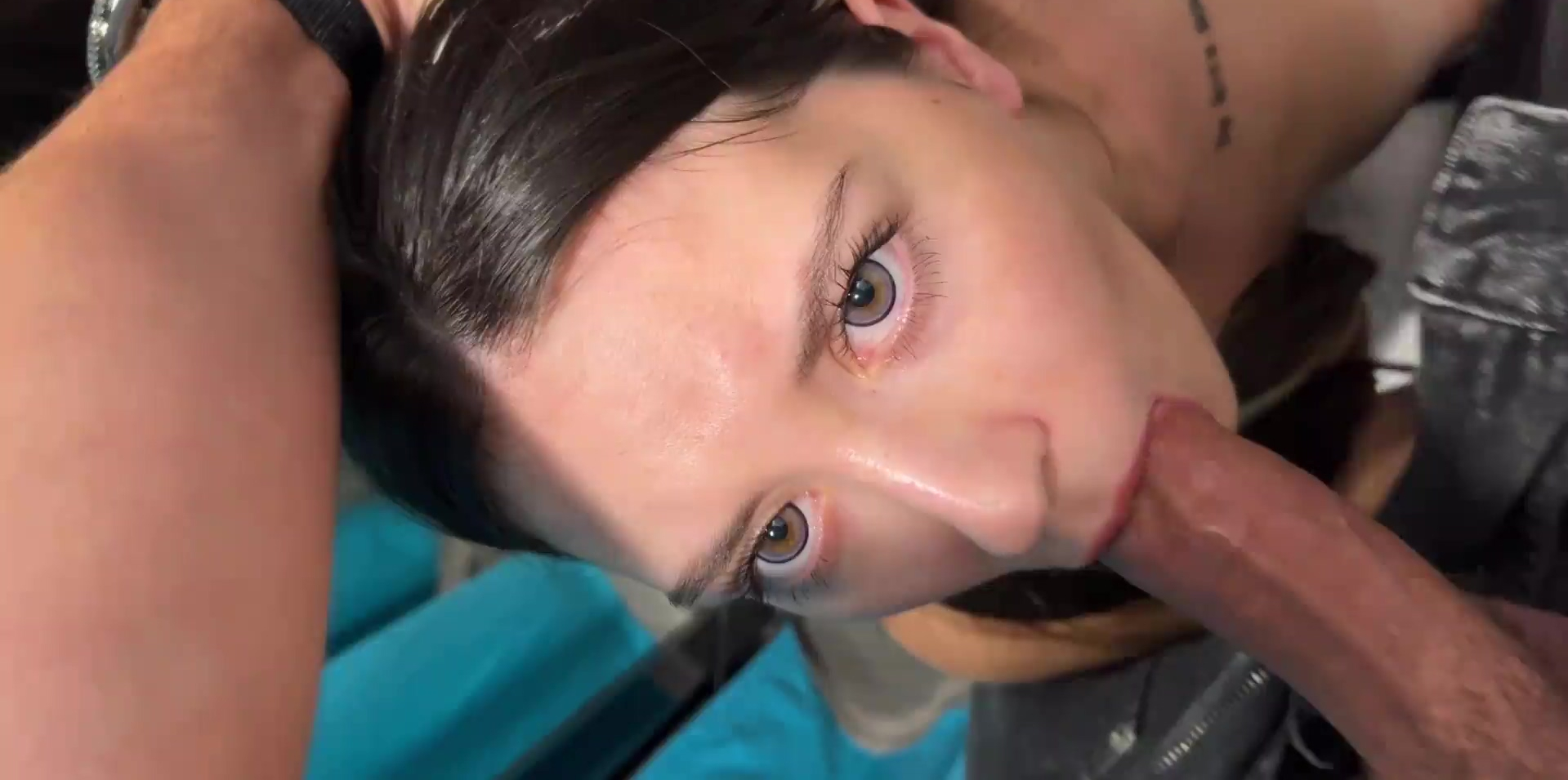 Rápido y furioso con mi joven amigo en el camerino.