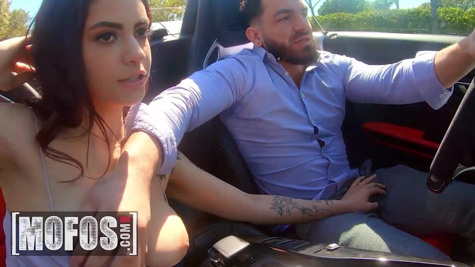 Sexo en público con una hermosa chica al azar, Melody Foxx.