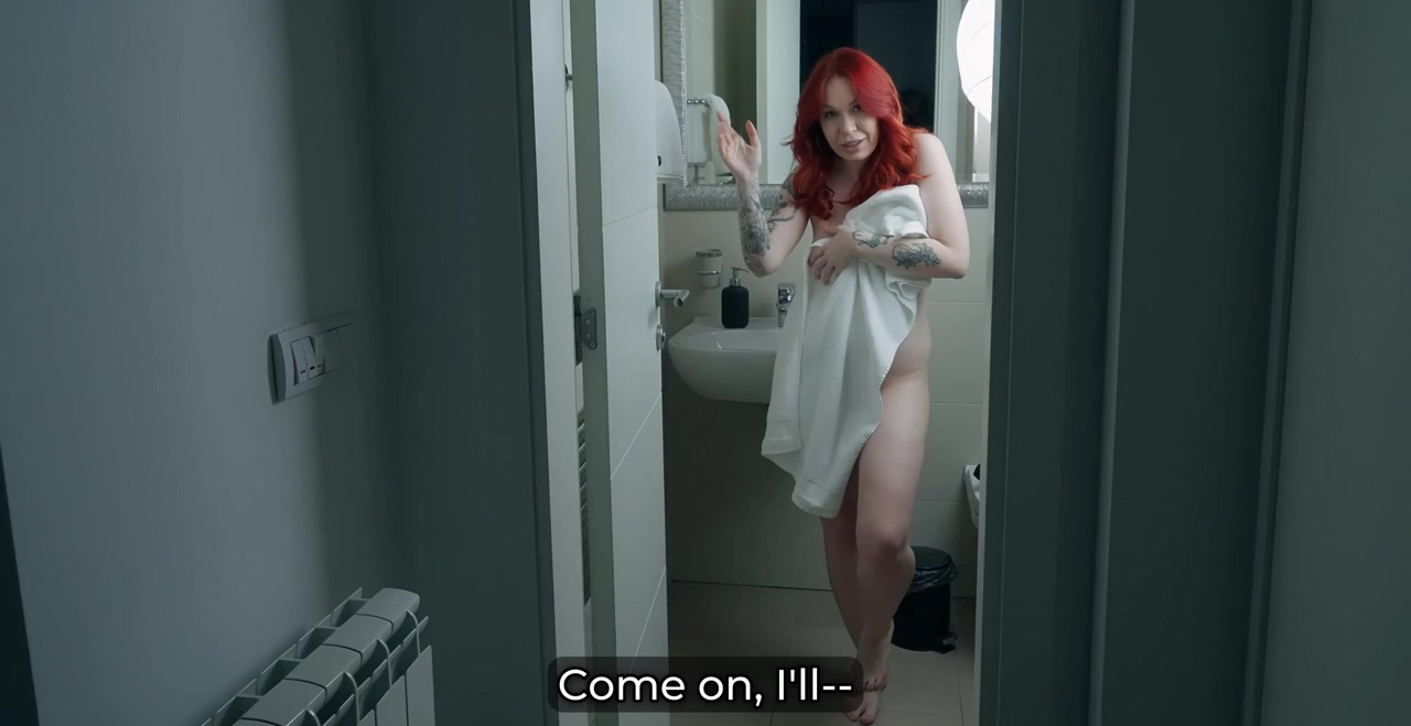 Una madrastra rusa seduce a su hijastro para ganar dinero rápido