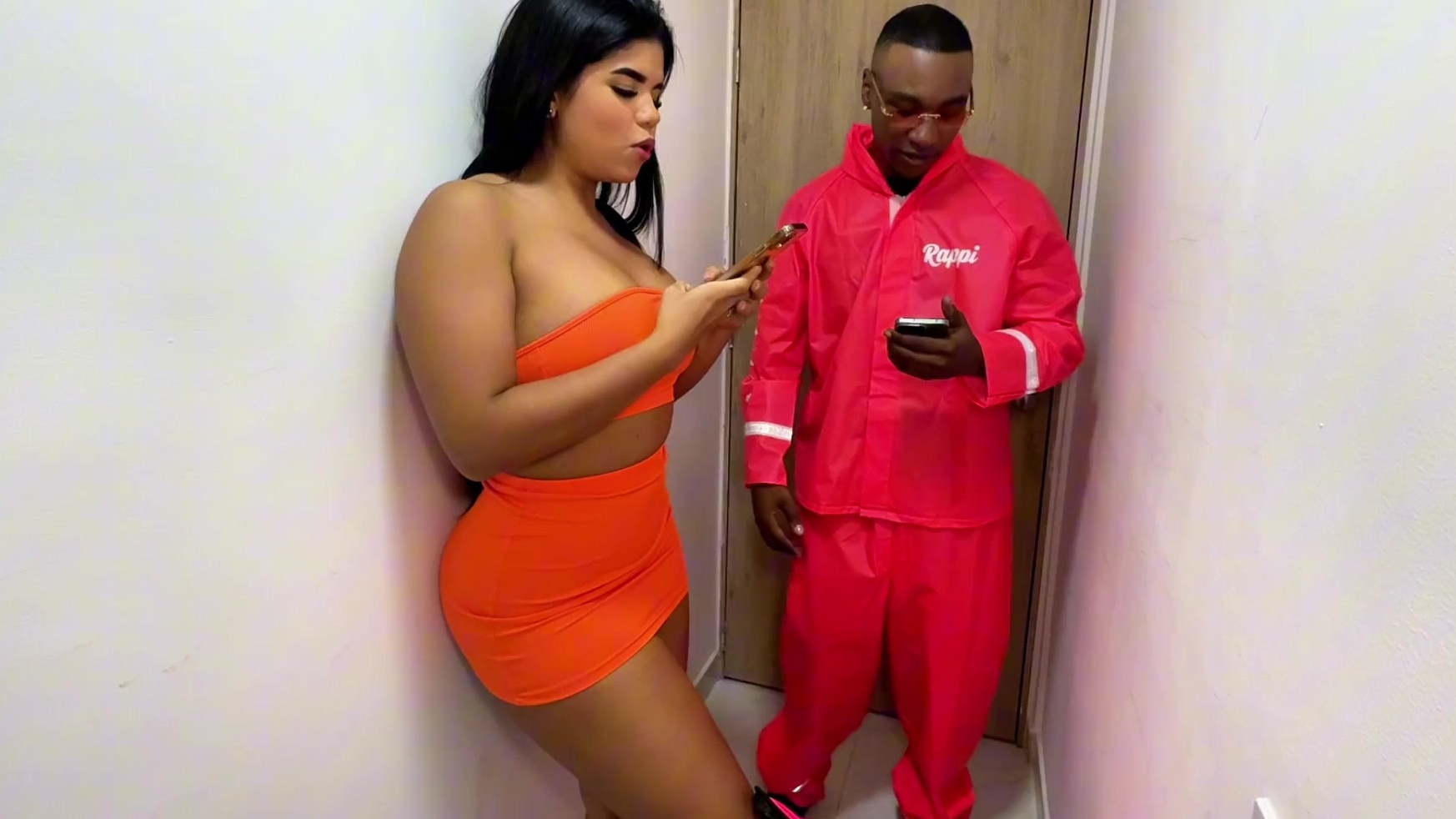 ¡Su comida llegó tarde y tenía mucha hambre!