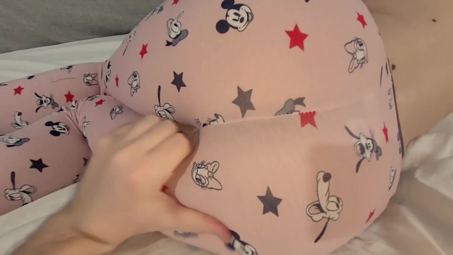 A mi hermosa hermana le encanta el sexo matutino.