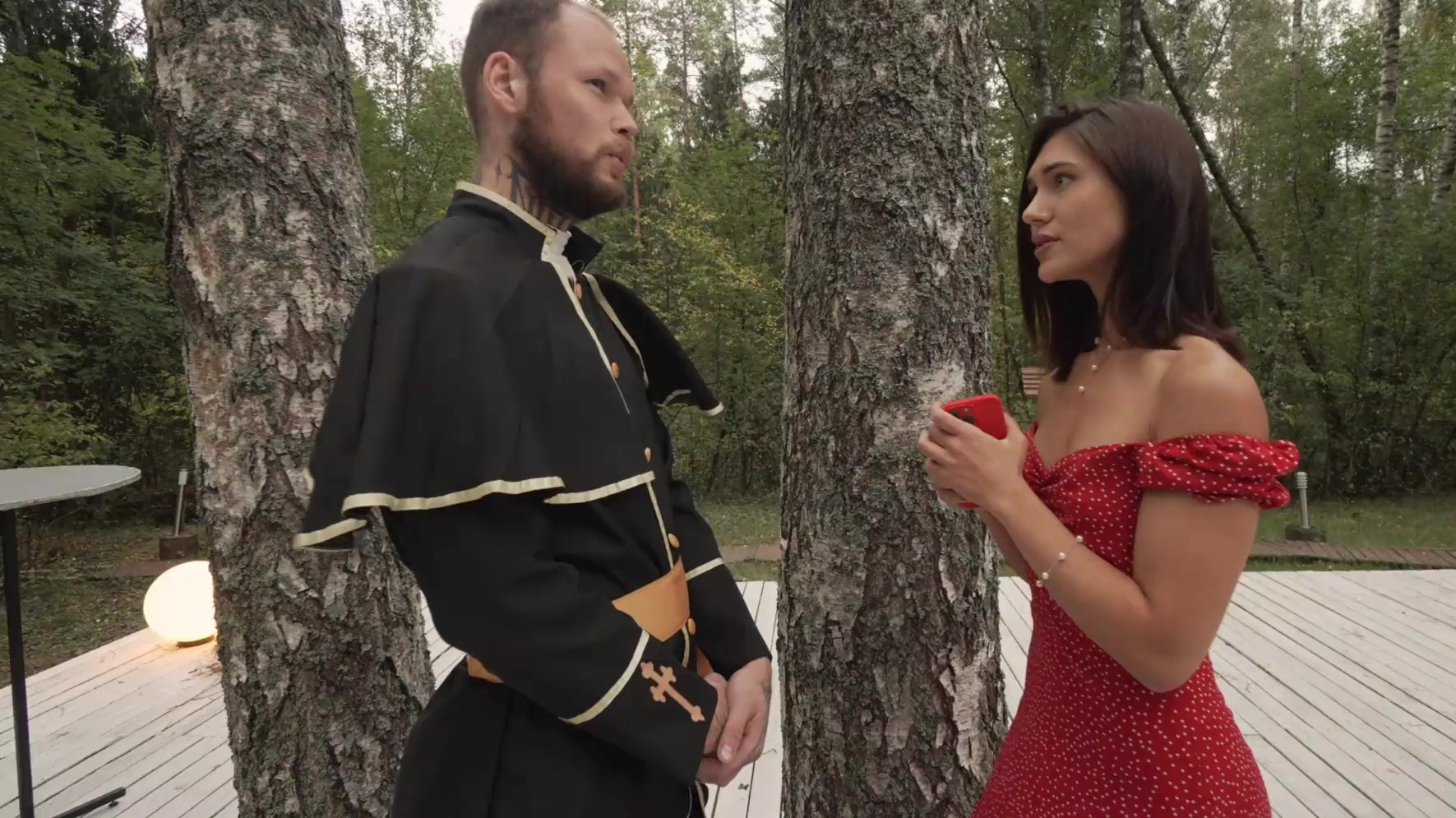 El deseo del sacerdote antes de la boda: el encuentro secreto de la novia