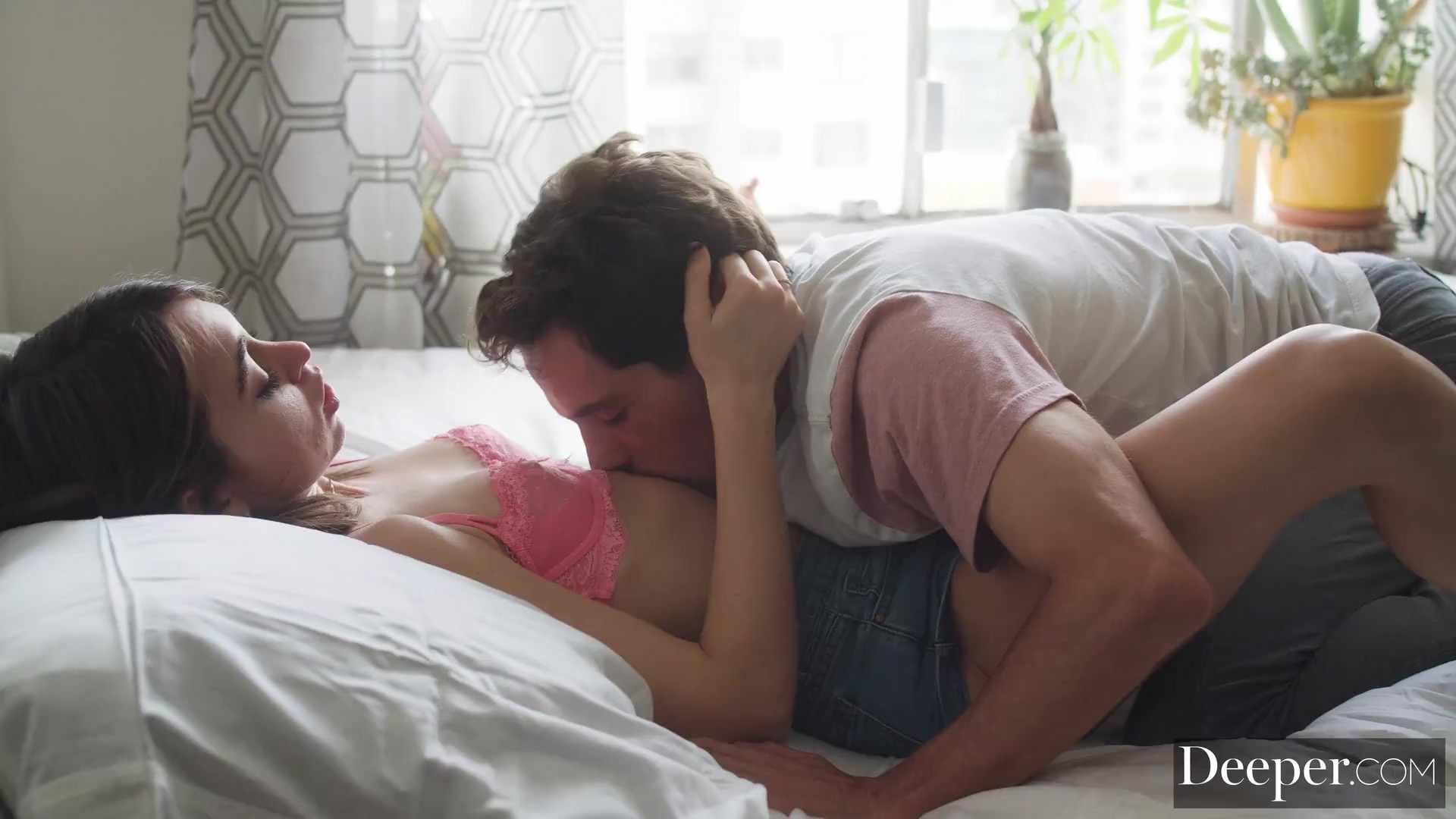 Tyler Nixon es un experto en provocar orgasmos a mujeres calientes.