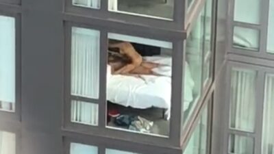Los filmaron jugando mucho en un hotel